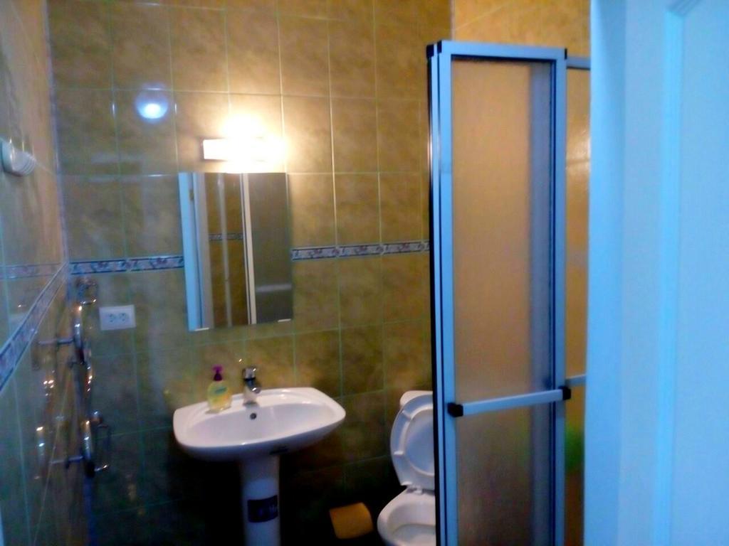 Hostel Mnogoborets F. Klub Odessa Ngoại thất bức ảnh