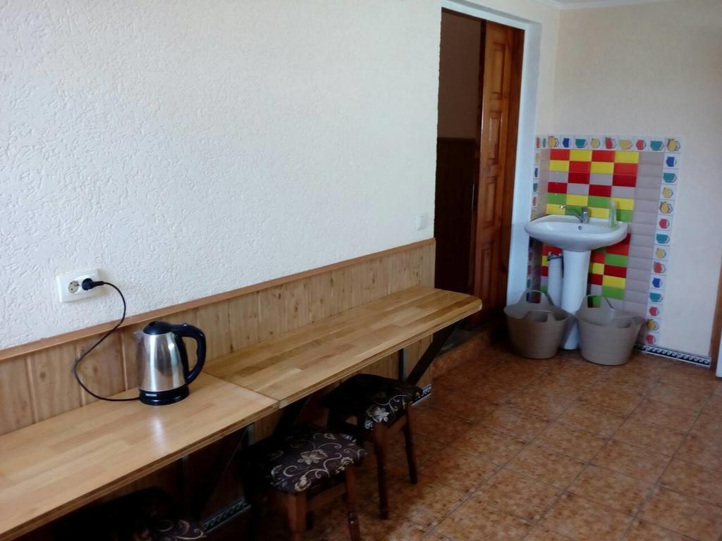 Hostel Mnogoborets F. Klub Odessa Ngoại thất bức ảnh