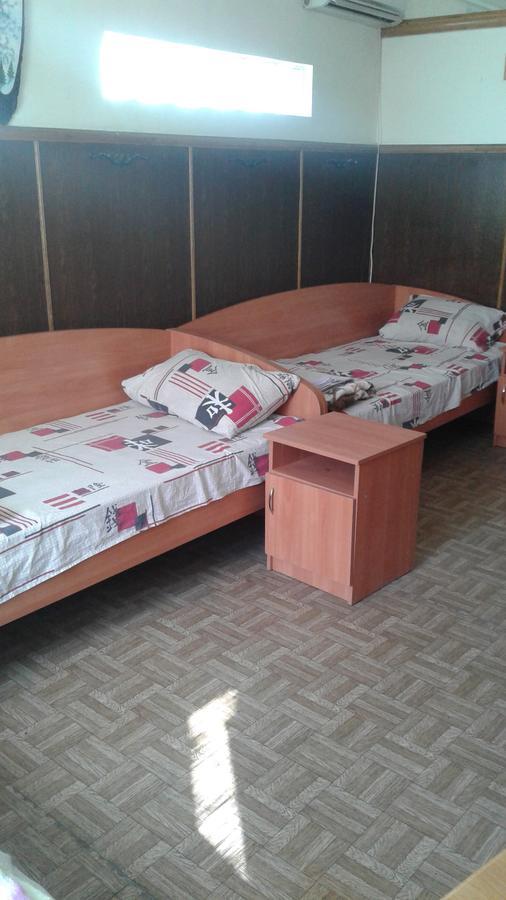 Hostel Mnogoborets F. Klub Odessa Ngoại thất bức ảnh
