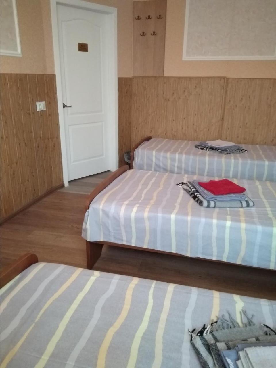 Hostel Mnogoborets F. Klub Odessa Ngoại thất bức ảnh