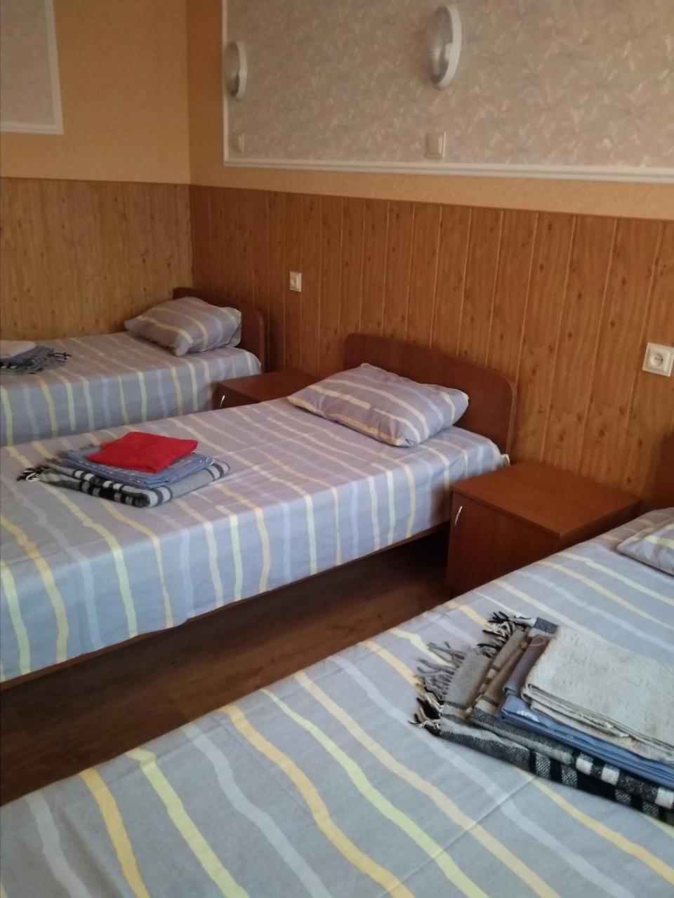 Hostel Mnogoborets F. Klub Odessa Ngoại thất bức ảnh